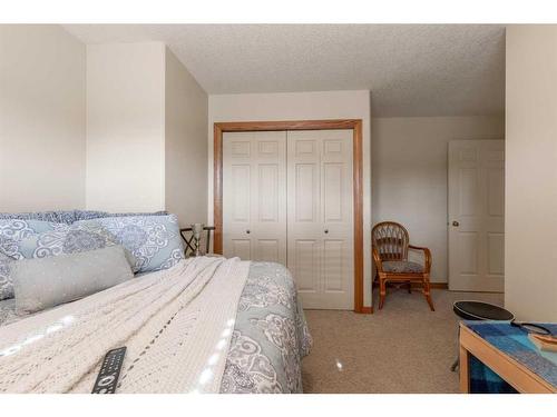 82 St James Crescent North, Lethbridge, AB - Indoor Photo Showing Bedroom