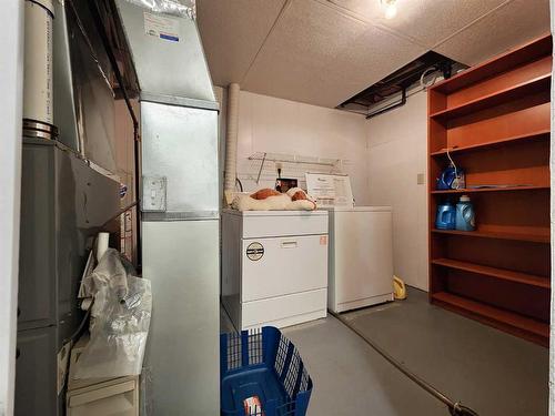 2008 Palm Road South, Lethbridge, AB - Indoor Photo Showing Laundry Room