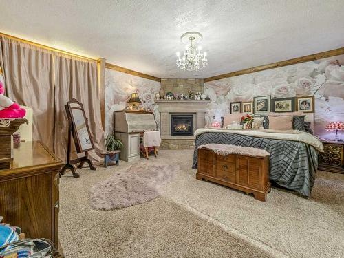 208 3 Street, Warner, AB - Indoor Photo Showing Bedroom