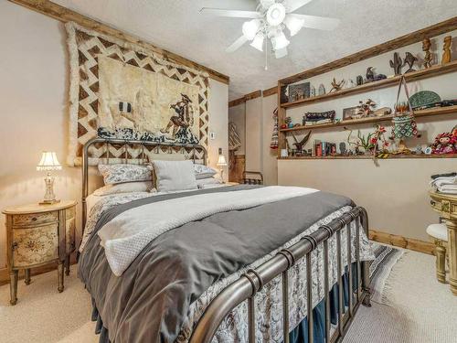 208 3 Street, Warner, AB - Indoor Photo Showing Bedroom