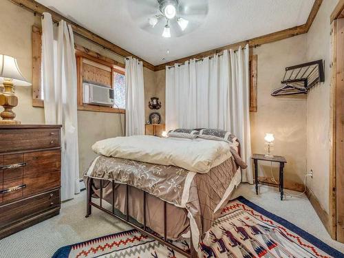 208 3 Street, Warner, AB - Indoor Photo Showing Bedroom