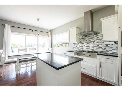 526 Twinriver Road West, Lethbridge, AB - Indoor Photo Showing Kitchen With Upgraded Kitchen