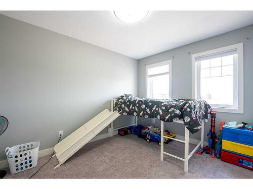 526 Twinriver Road West, Lethbridge, AB - Indoor Photo Showing Bedroom