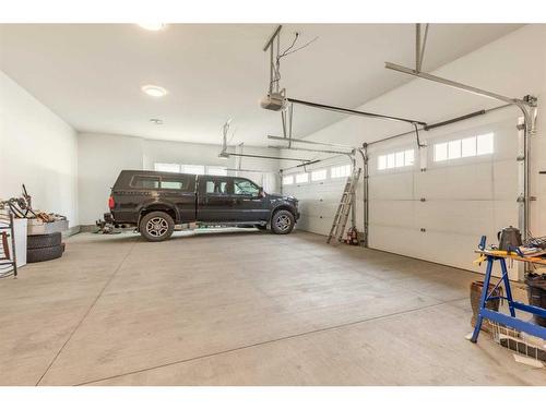 327 Prairie Garden Way South, Lethbridge, AB - Indoor Photo Showing Garage