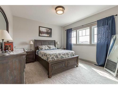 327 Prairie Garden Way South, Lethbridge, AB - Indoor Photo Showing Bedroom