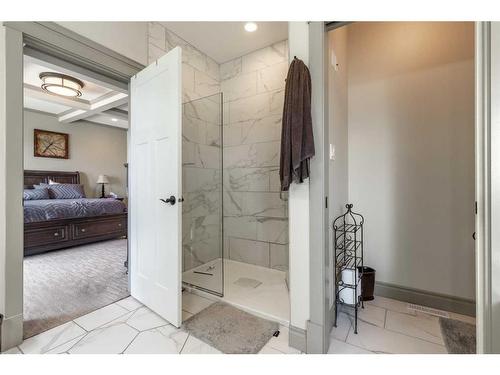 327 Prairie Garden Way South, Lethbridge, AB - Indoor Photo Showing Bathroom