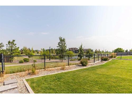 327 Prairie Garden Way South, Lethbridge, AB - Outdoor