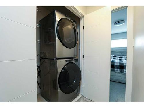 995 Miners Boulevard West, Lethbridge, AB - Indoor Photo Showing Laundry Room