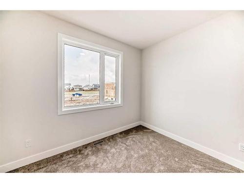 812 Devonia Circle West, Lethbridge, AB - Indoor Photo Showing Other Room