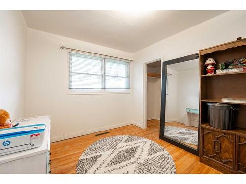 1110 18A Street North, Lethbridge, AB - Indoor