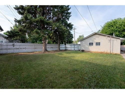 1110 18A Street North, Lethbridge, AB - Outdoor