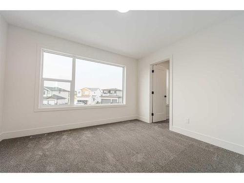 53 Goldenrod Place West, Lethbridge, AB - Indoor Photo Showing Other Room