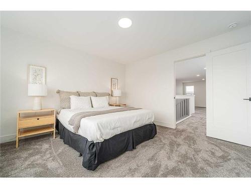 53 Goldenrod Place West, Lethbridge, AB - Indoor Photo Showing Bedroom