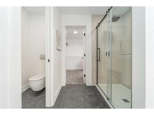 53 Goldenrod Place West, Lethbridge, AB - Indoor Photo Showing Bathroom