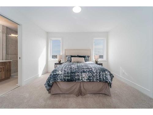 745 Violet Place West, Lethbridge, AB - Indoor Photo Showing Bedroom