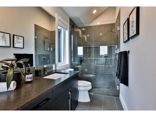 1477 Coalbanks Boulevard West, Lethbridge, AB - Indoor Photo Showing Bathroom