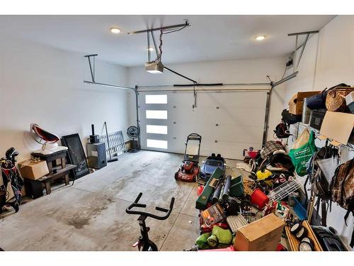 1477 Coalbanks Boulevard West, Lethbridge, AB - Indoor Photo Showing Garage