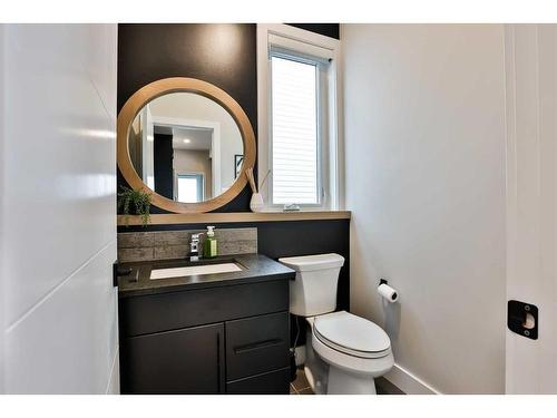 1477 Coalbanks Boulevard West, Lethbridge, AB - Indoor Photo Showing Bathroom