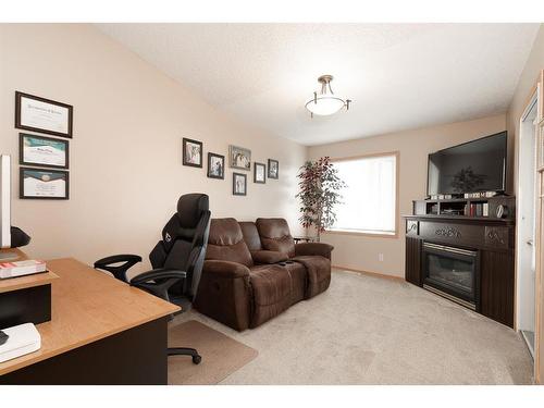 512 5 Street West, Cardston, AB - Indoor Photo Showing Other Room