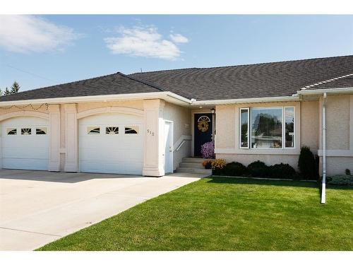 512 5 Street West, Cardston, AB - Outdoor