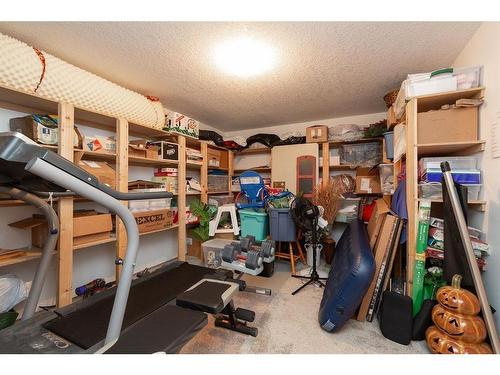 512 5 Street West, Cardston, AB - Indoor Photo Showing Other Room