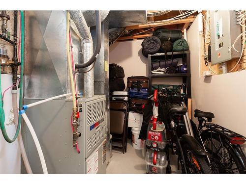 512 5 Street West, Cardston, AB - Indoor Photo Showing Basement