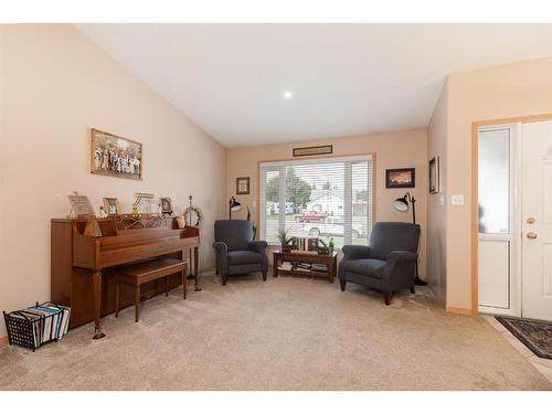 512 5 Street West, Cardston, AB - Indoor