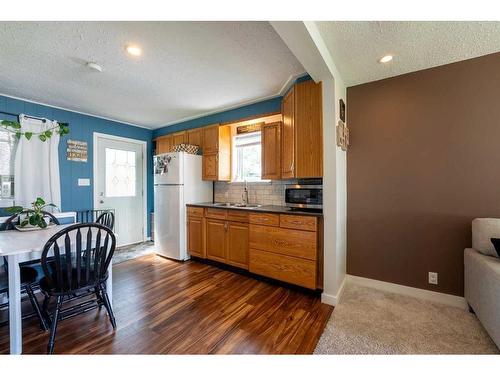 5214 43 Avenue, Taber, AB - Indoor