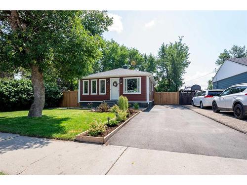 5214 43 Avenue, Taber, AB - Outdoor