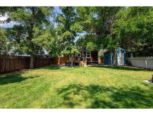 5214 43 Avenue, Taber, AB - Outdoor With Backyard