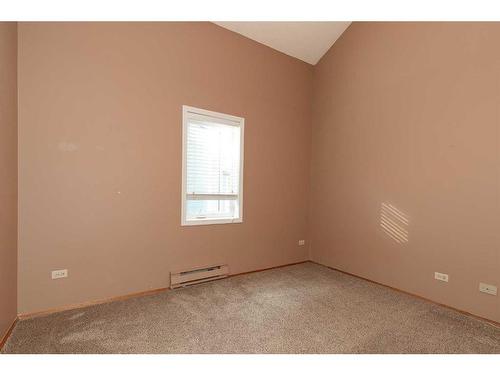 202 Jerry Potts Boulevard West, Lethbridge, AB - Indoor Photo Showing Other Room