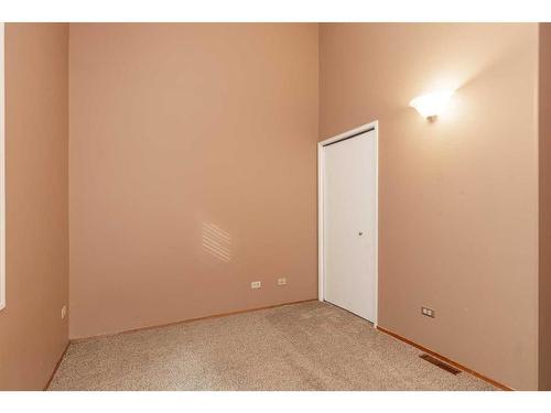 202 Jerry Potts Boulevard West, Lethbridge, AB - Indoor Photo Showing Other Room