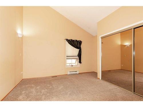 202 Jerry Potts Boulevard West, Lethbridge, AB - Indoor Photo Showing Other Room