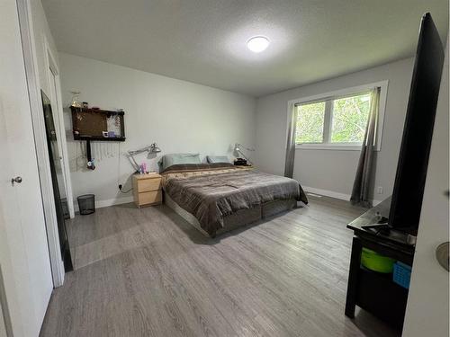 265019B Twp Rd 74, Fort Macleod, AB - Indoor Photo Showing Bedroom