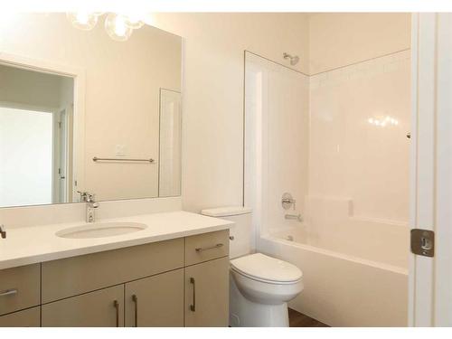 541 Malahat Green West, Lethbridge, AB - Indoor Photo Showing Bathroom