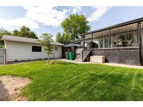 26 Primrose Place North, Lethbridge, AB - Outdoor With Exterior