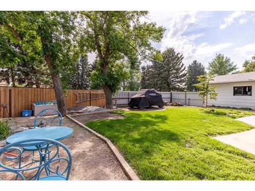 26 Primrose Place North, Lethbridge, AB - Outdoor With Backyard