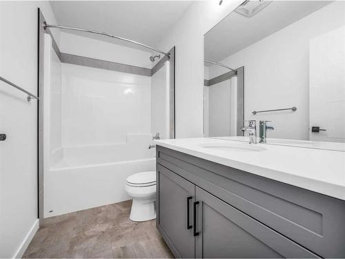 2504 45 Street South, Lethbridge, AB - Indoor Photo Showing Bathroom