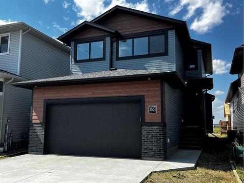 2504 45 Street South, Lethbridge, AB - Outdoor