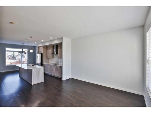 1017 Alice Birch Point North, Lethbridge, AB - Indoor Photo Showing Kitchen