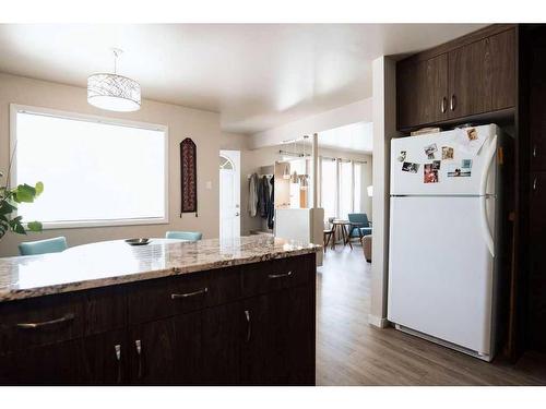 2830 15 Avenue South, Lethbridge, AB - Indoor Photo Showing Kitchen