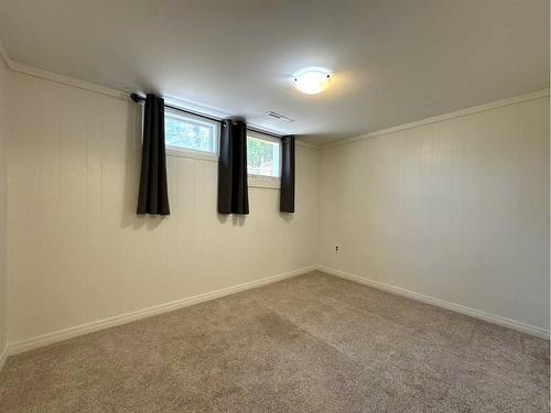 2830 15 Avenue South, Lethbridge, AB - Indoor Photo Showing Other Room