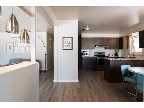 2830 15 Avenue South, Lethbridge, AB - Indoor Photo Showing Kitchen