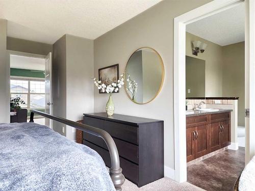 535 Couleesprings Crescent South, Lethbridge, AB - Indoor Photo Showing Bedroom