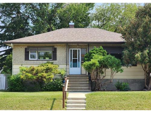 609 10 Street North, Lethbridge, AB - Outdoor