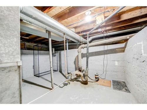 1501 5A Avenue North, Lethbridge, AB - Indoor Photo Showing Basement