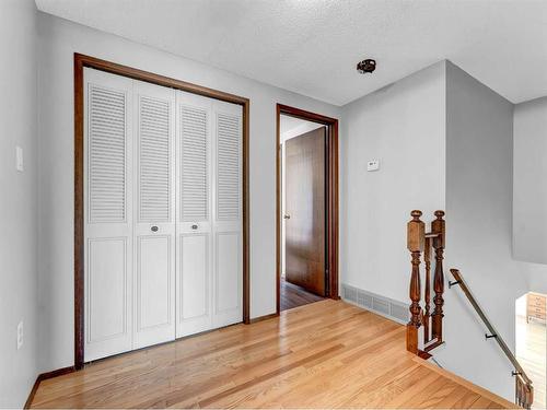 6 Ross Glen Crescent Se, Medicine Hat, AB - Indoor Photo Showing Other Room