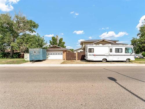 6 Ross Glen Crescent Se, Medicine Hat, AB - Outdoor