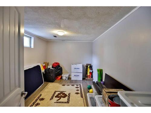 132 2 Street South, Lomond, AB - Indoor Photo Showing Other Room