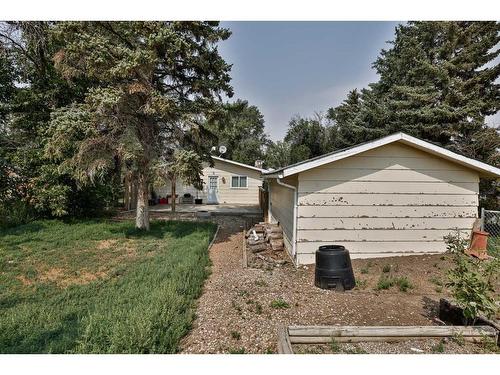 132 2 Street South, Lomond, AB - Outdoor